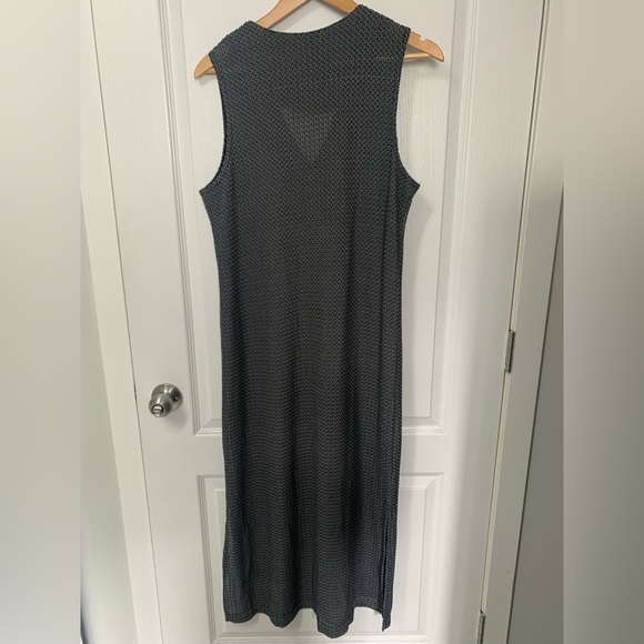 Cold water Creek - Size Medium- Buttons down front- Silt on each side. EUC - Picture 2 of 6